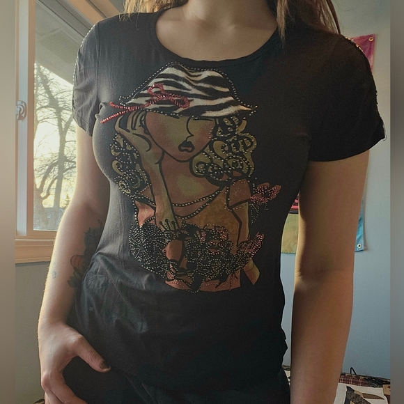 Chagall Funky Beaded Detailing Graphic Tee With Rhinestones and Faux Fur - Picture 2 of 7